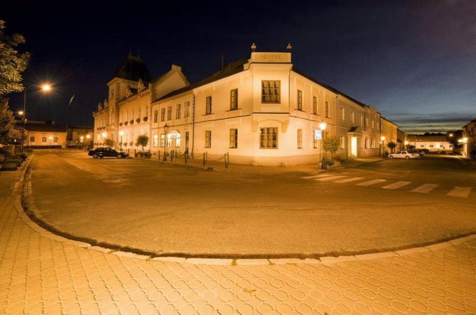 Hotel Mario Lednice Exterior photo